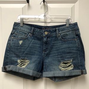 DL1961 Karlie boyfriend jean shorts, size 28